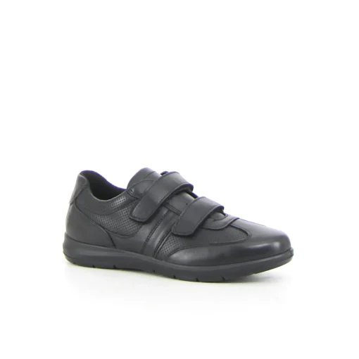 Scarpa sportiva con strappi IMAC